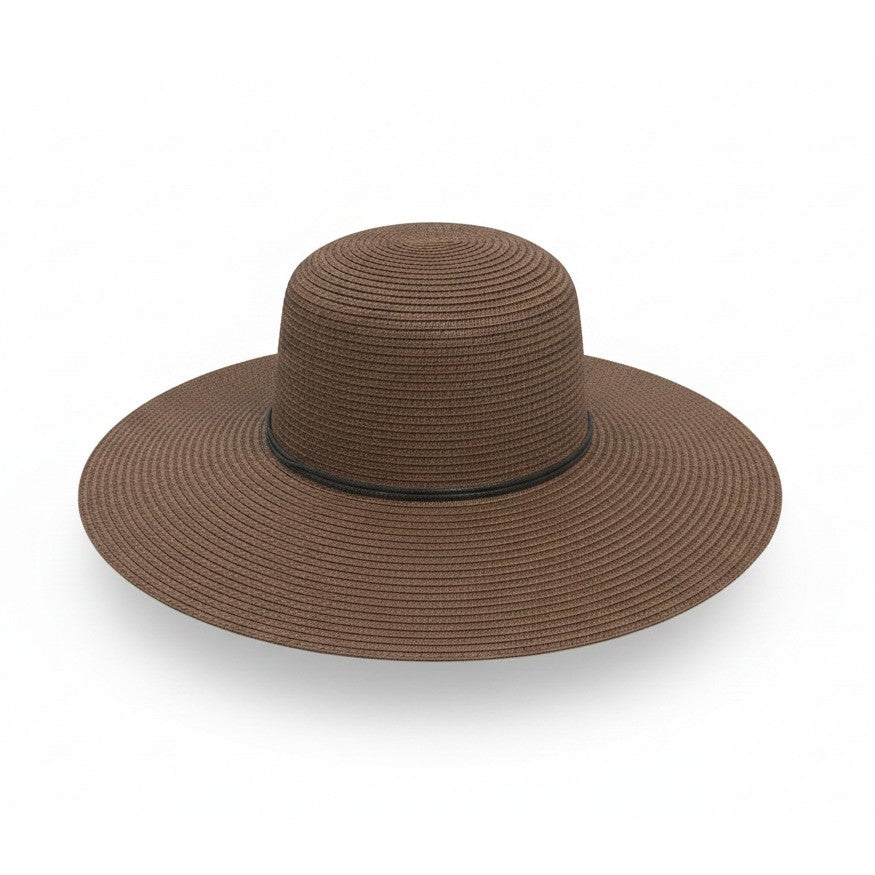 Capeline élégante pour un été chic et ensoleillé
