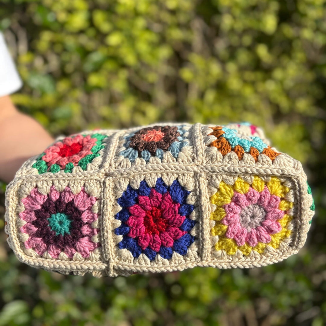 sac multicolore en crochet fait main , fermoir bois