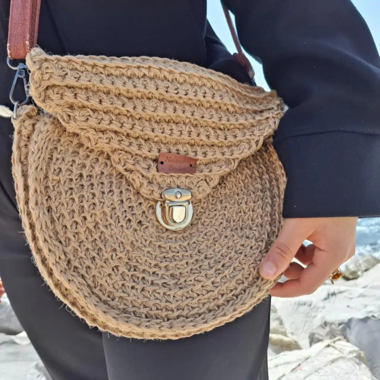 Sac rond beige en crochet en file de jute naturel