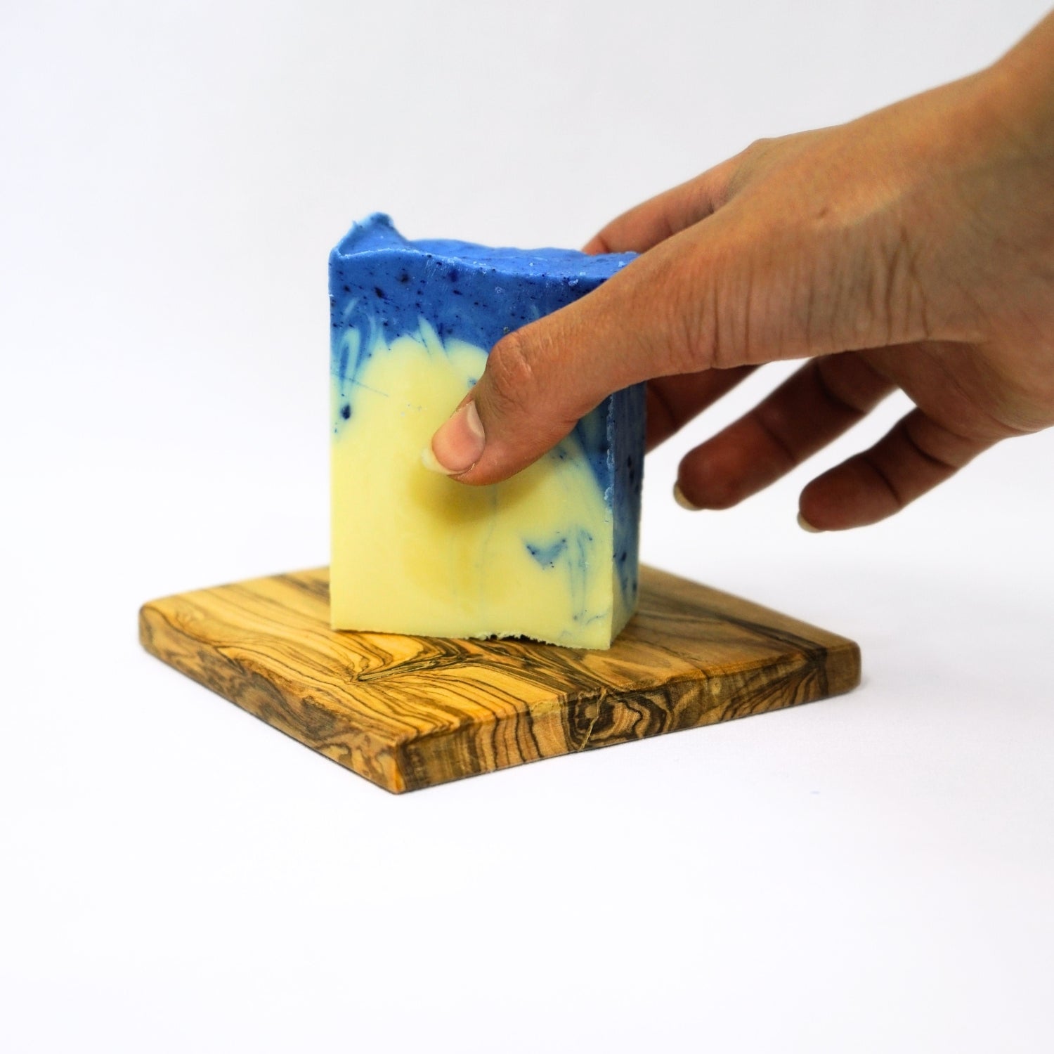 Savon naturel 100g : Éclat et douceur pour votre peau