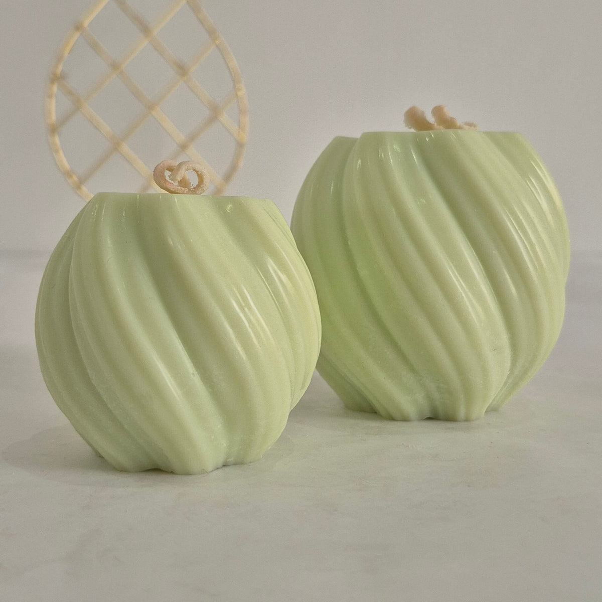 The Swirl Duo – Pack de 2 Bougies Artisanales en Cires Naturelles : Cire de soja et Cire d'abeille