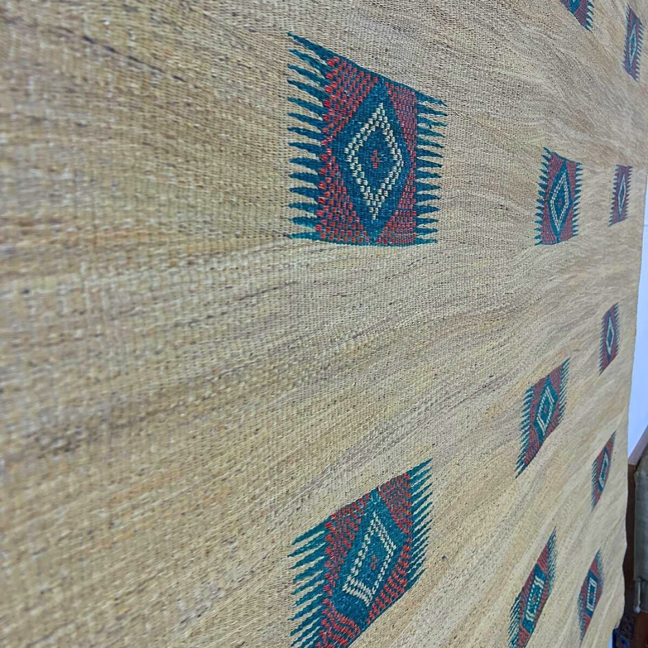 Tapis Traditionnel Écologique avec Motifs Géométriques - artisanat Tunisien fait main | ILEYCOM