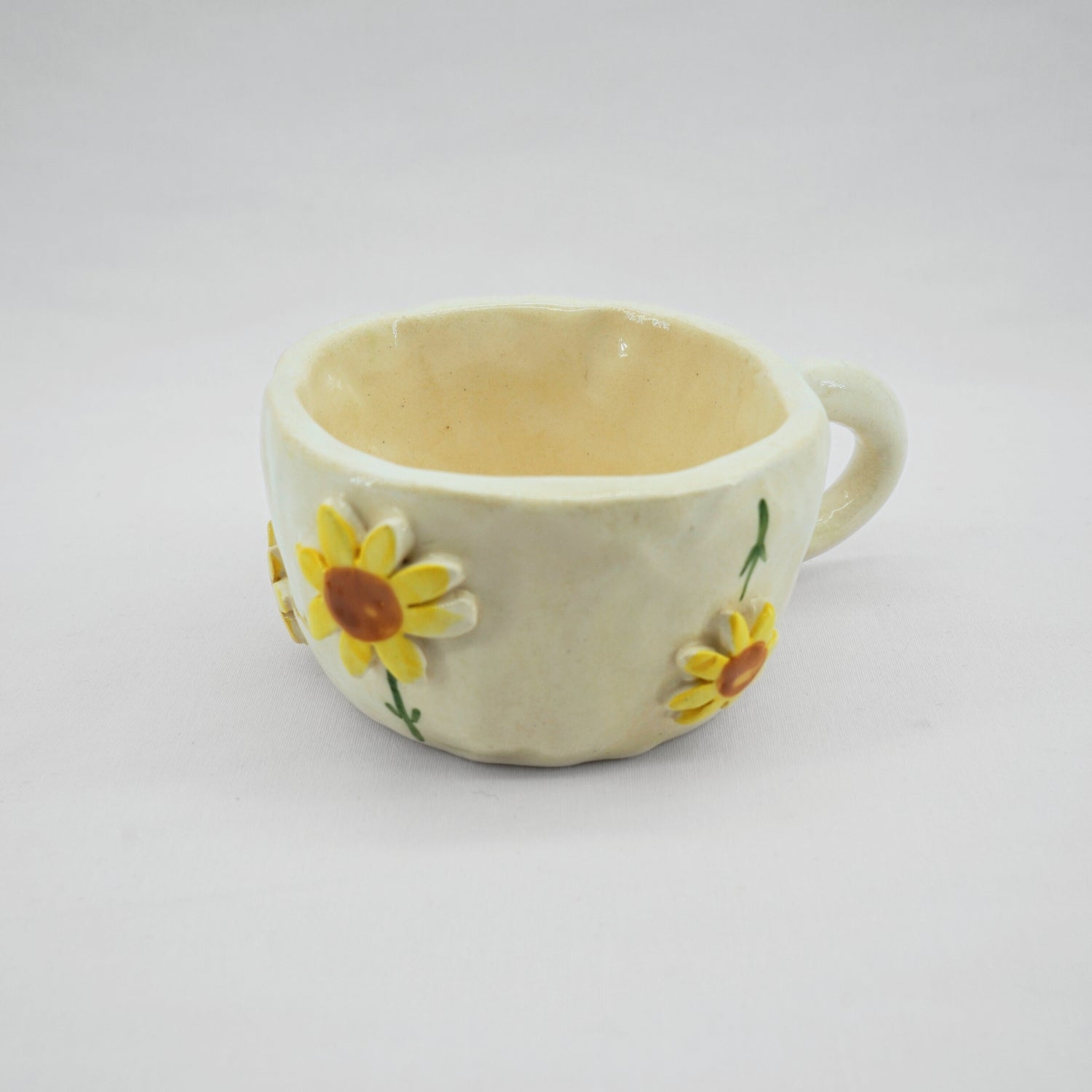 Tasse céramique élégante et raffinée pour un café parfait