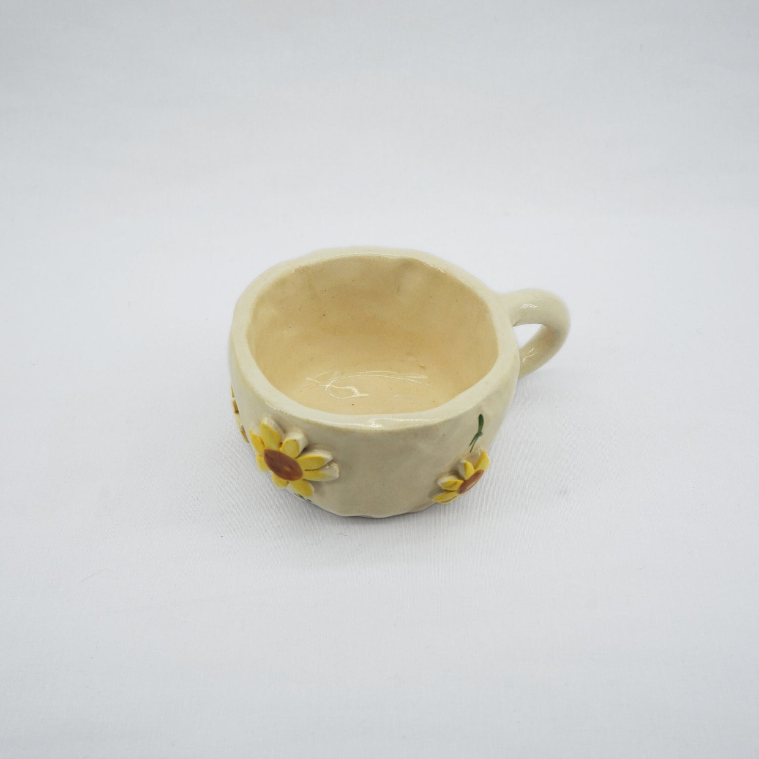 Tasse céramique élégante et raffinée pour un café parfait
