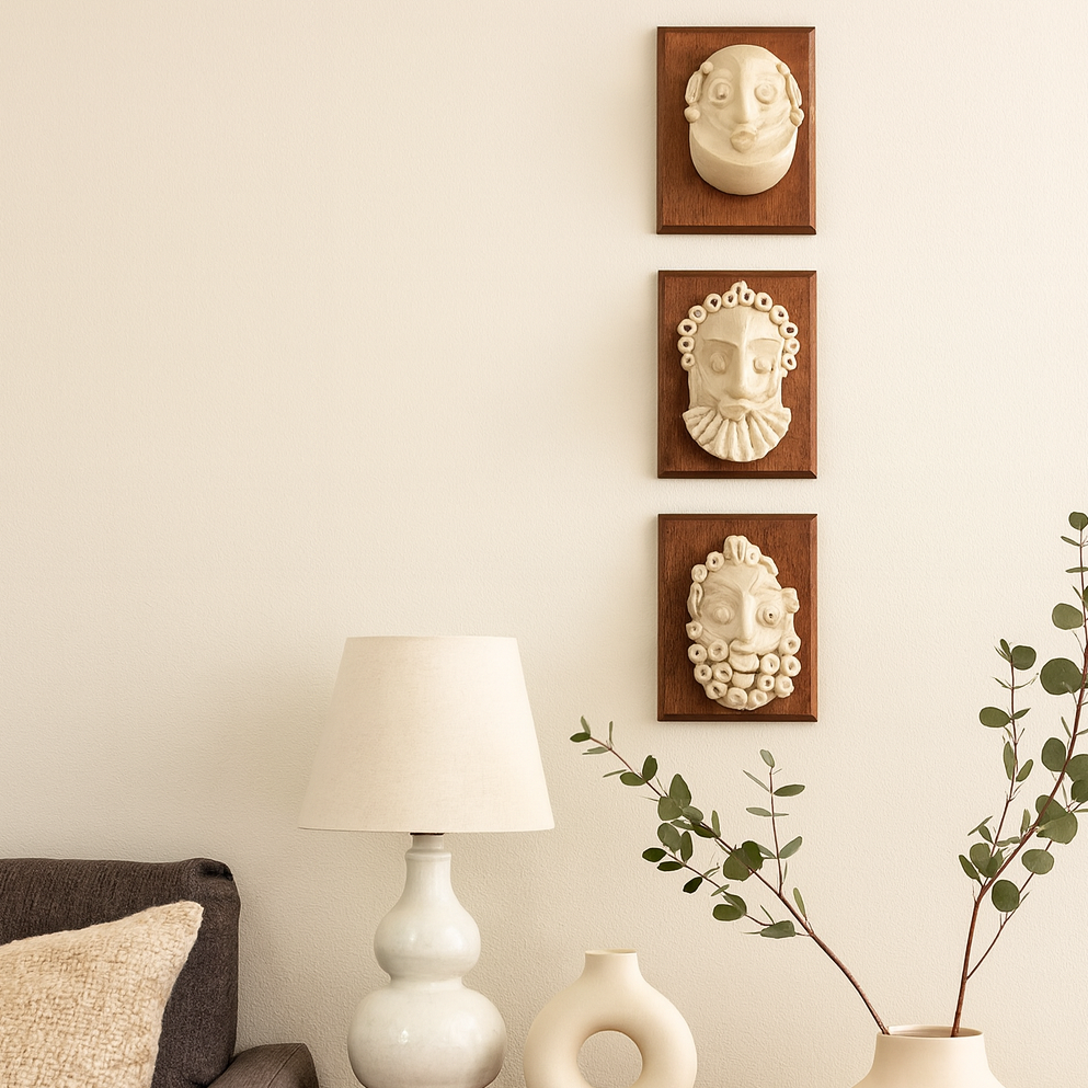 masque décoratif en bois d'acajou pour une touche élégante