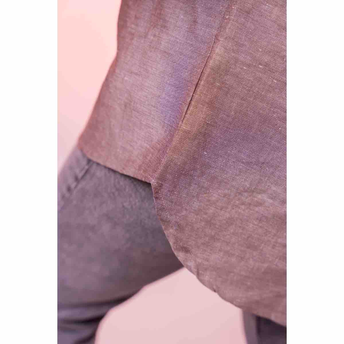 Chemise en lin brodée à la main