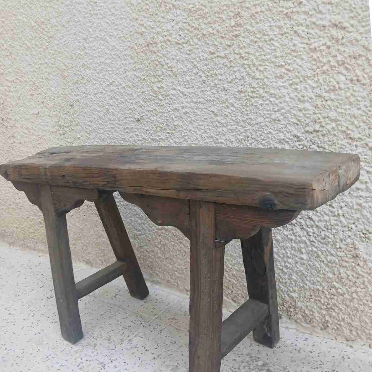Tabouret bois élégant pour un intérieur chic et moderne