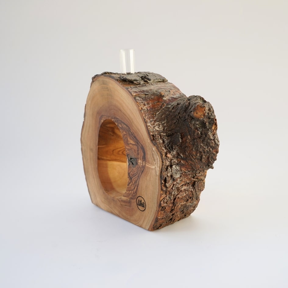 Vase en bois d'olivier avec tige en verre