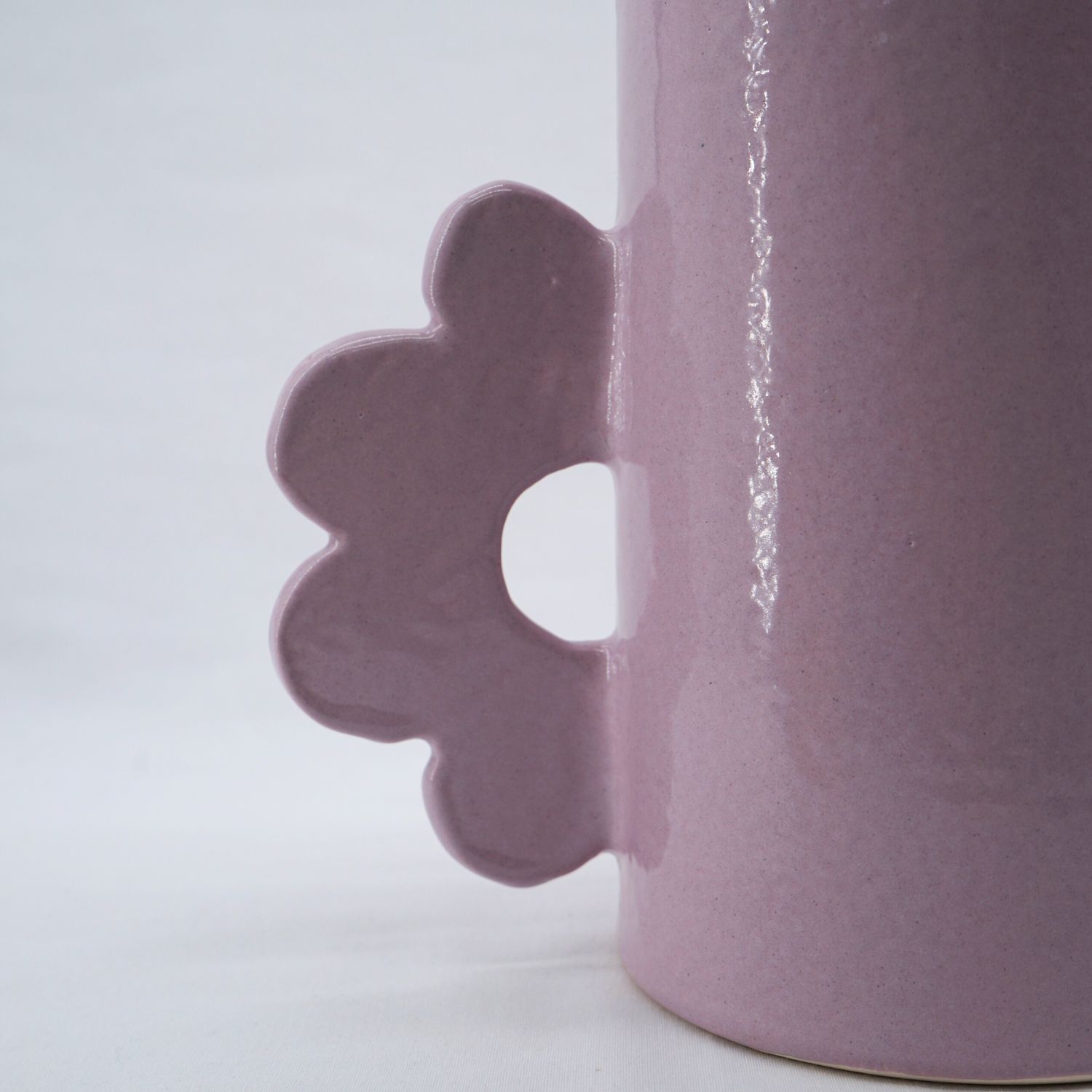 Vase décoratif rose pastel en céramique – Fait main