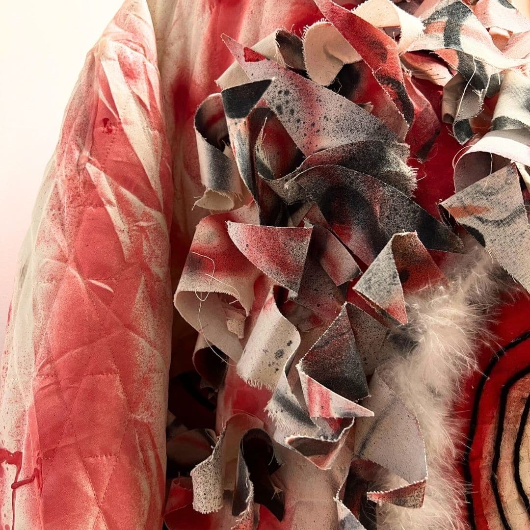 Veste Rouge Upcyclée – Larme Perdu – Pièce Unique - artisanat Tunisien fait main | ILEYCOM