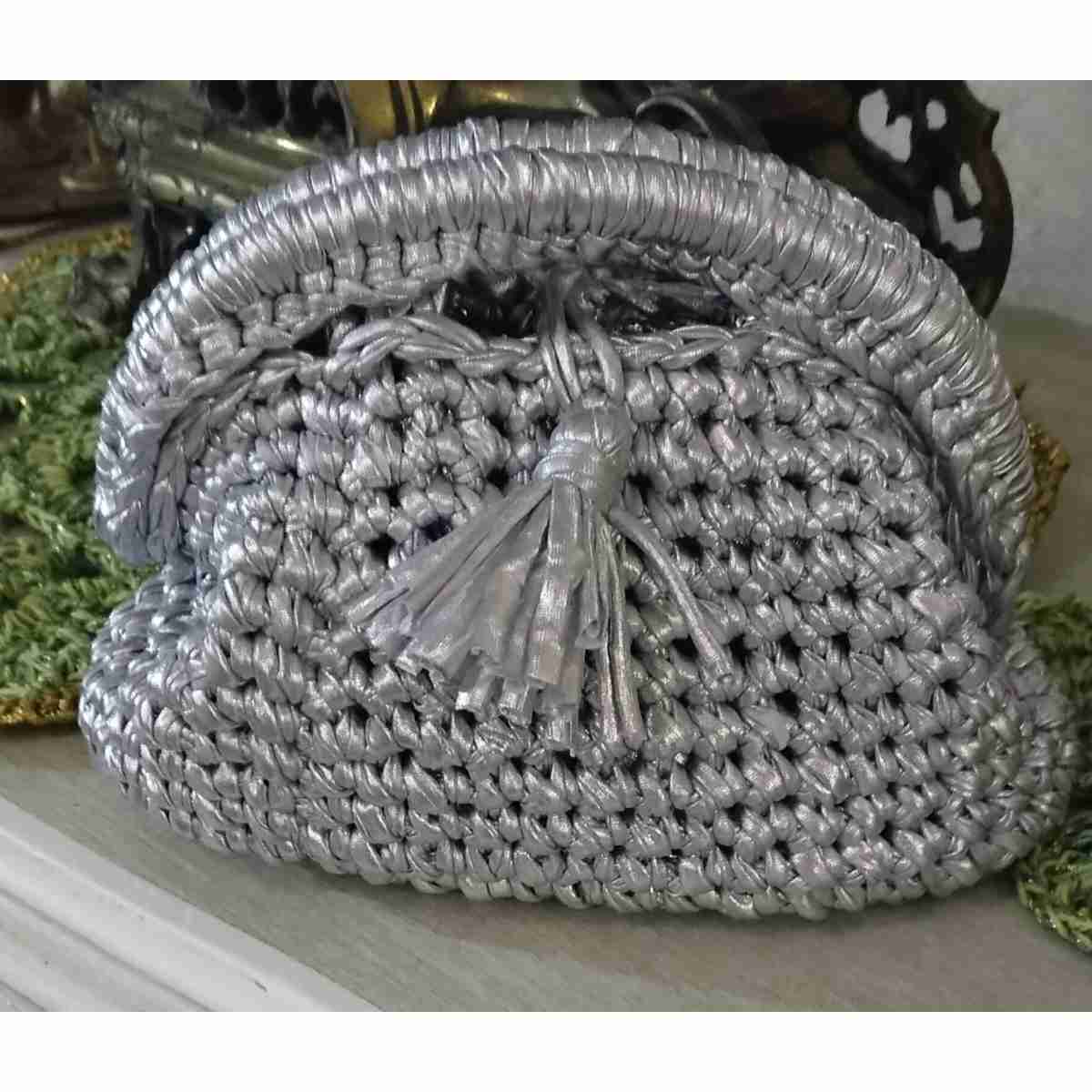 sac gris métallisé tendance pour un style irrésistible