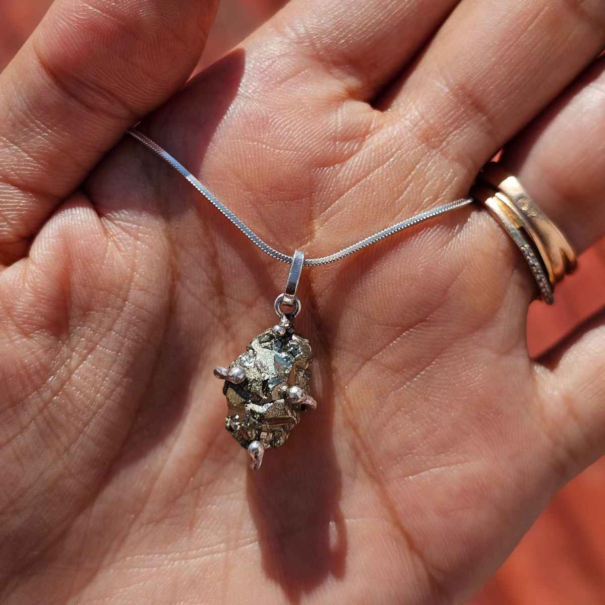 Collier pyrite en argent 925 pour un style raffiné exclusif