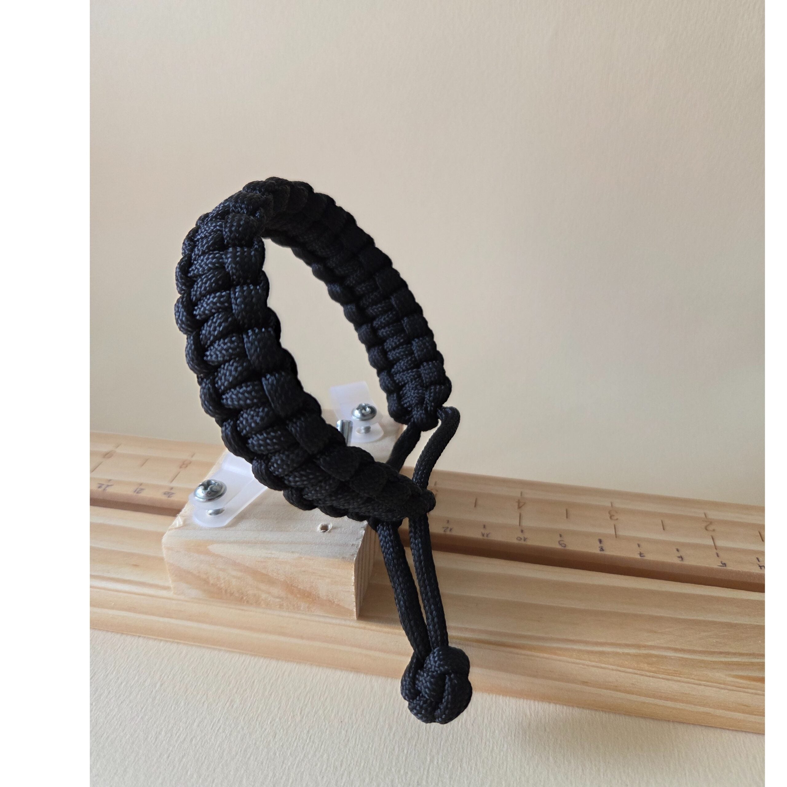 Bracelet paracorde robuste pour aventuriers
