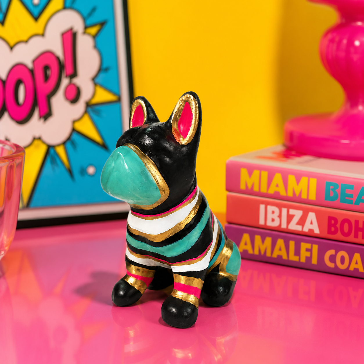 Bouledogue décoratif en résine colorée pour une déco unique