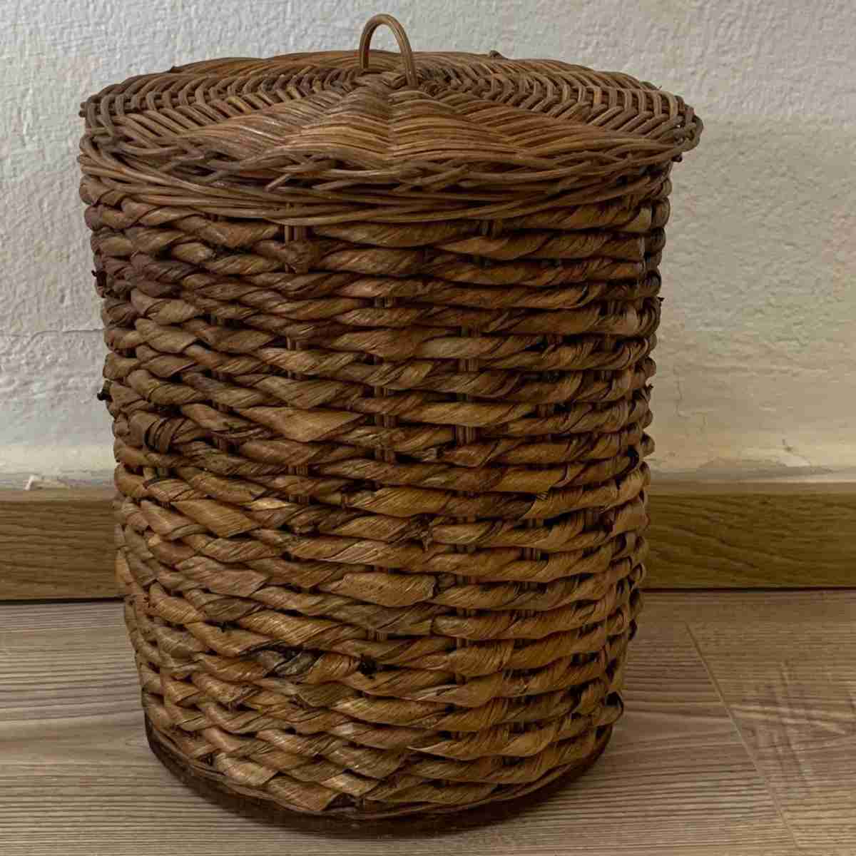 Corbeille à papier marron clair design élégant pour votre bureau