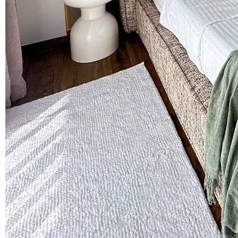 Tapis blanc BUBBLE en blanc neige une touche de luxe chez vous