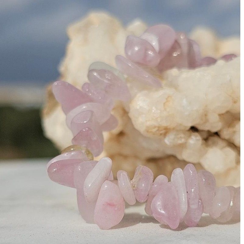 bracelet kunzite naturel baroque pour une élégance unique