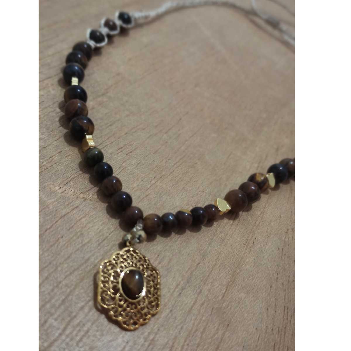 Collier oeil de tigre élégant pour une protection unique