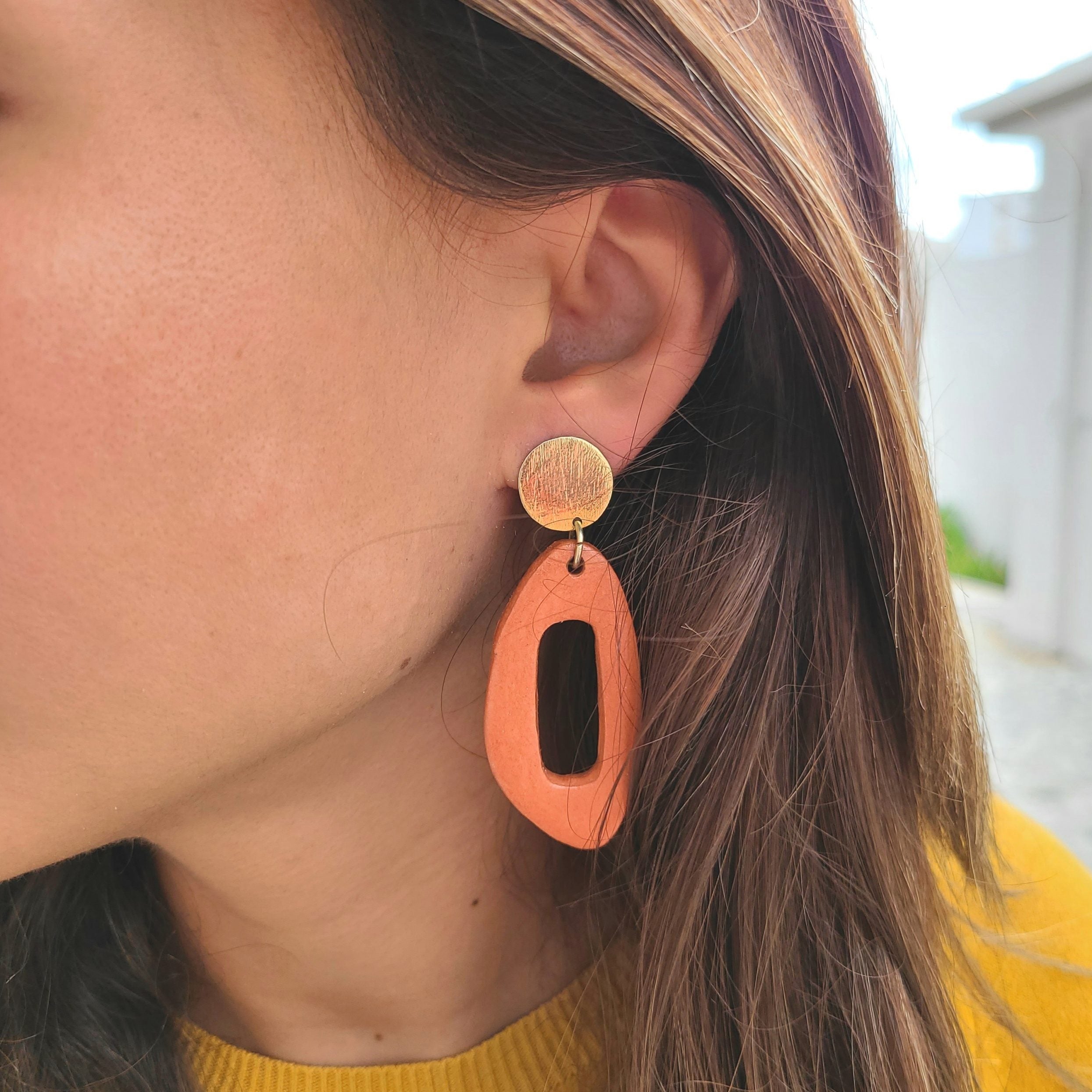 Boucles d'oreilles terracotta et argent plaqué or minimaliste