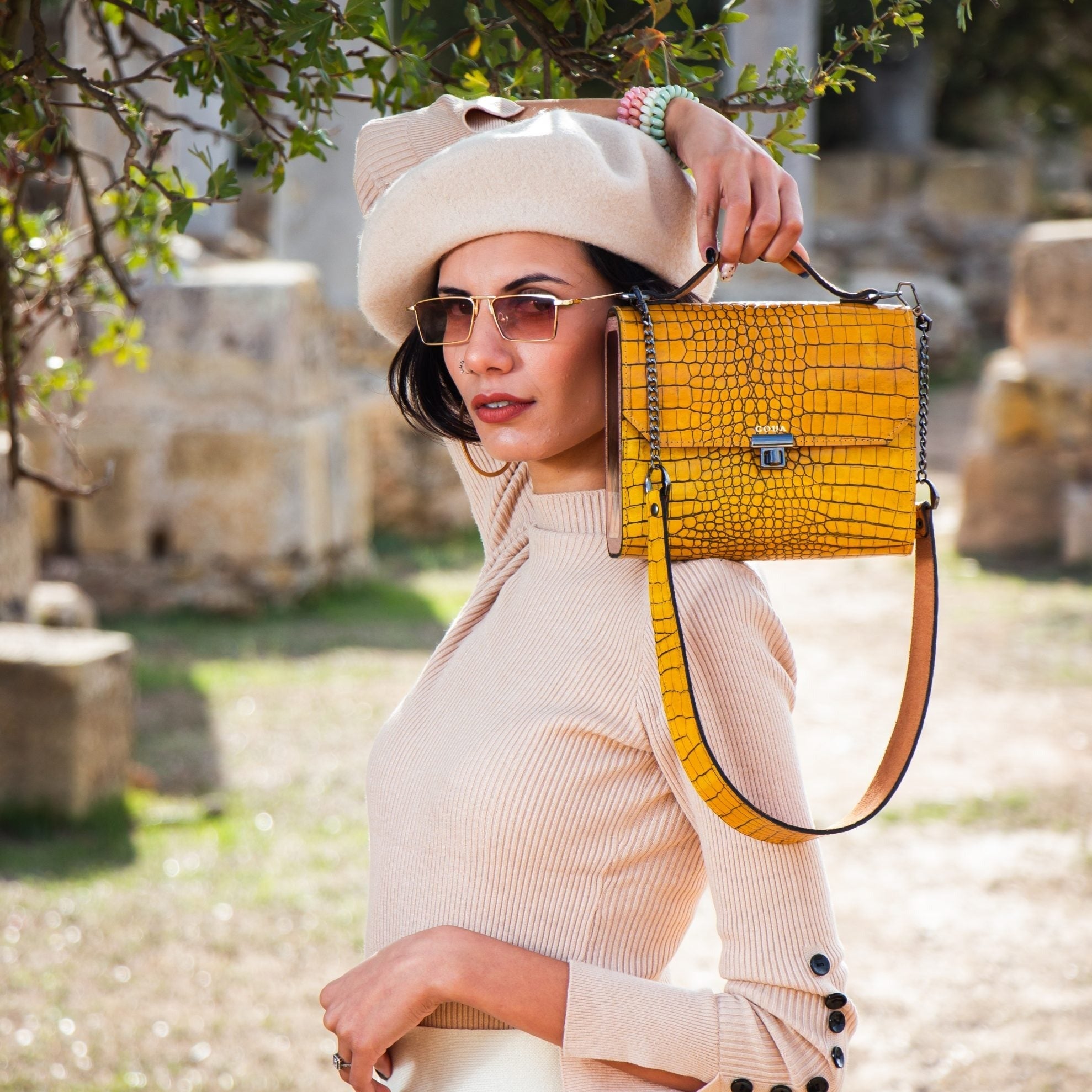 Sac à main Jaune en véritable cuir et bois d'acajou