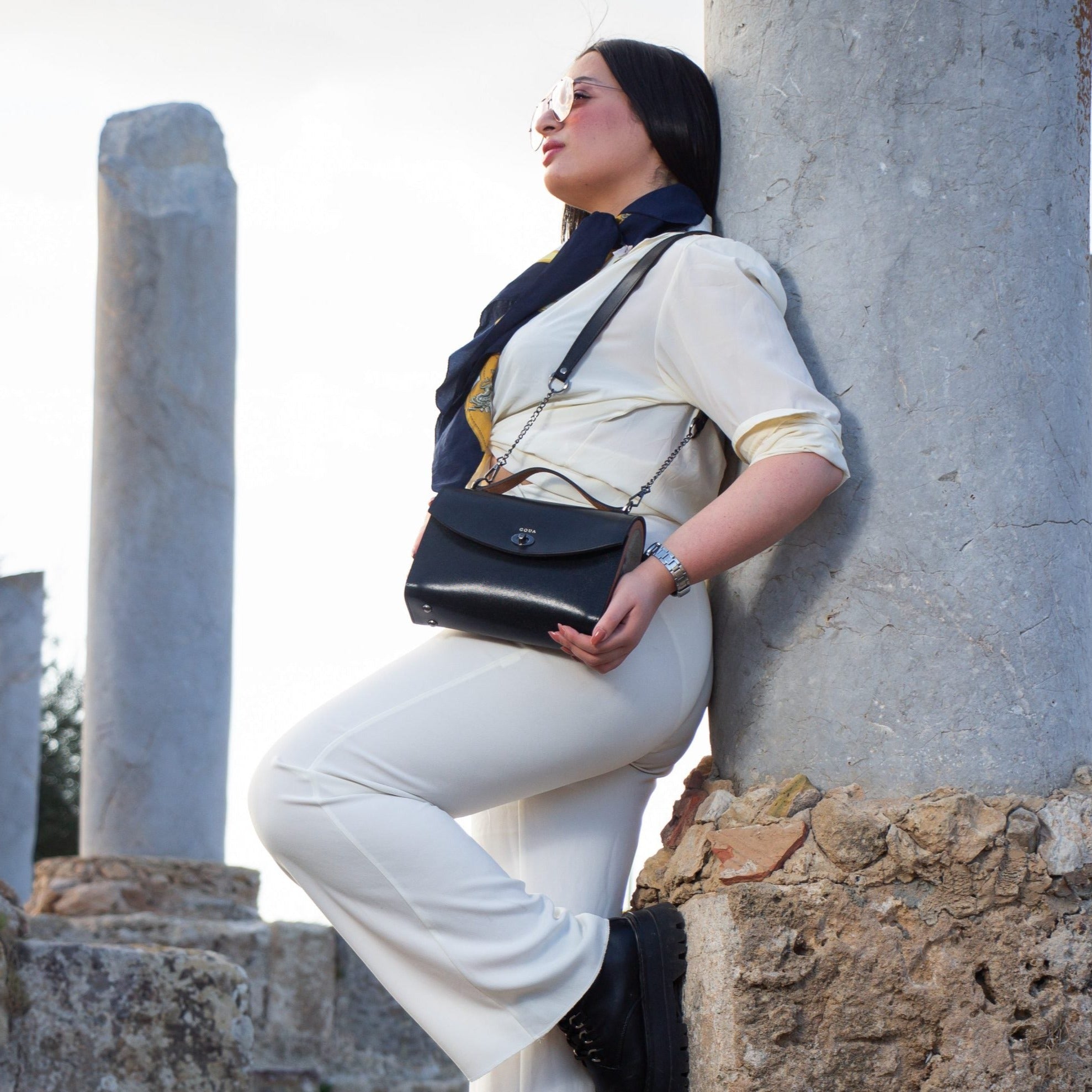 Sac à main noir en véritable cuir et bois d'acajou