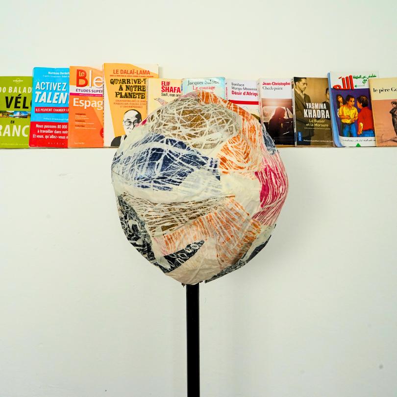 Upcycled paper lamp with support