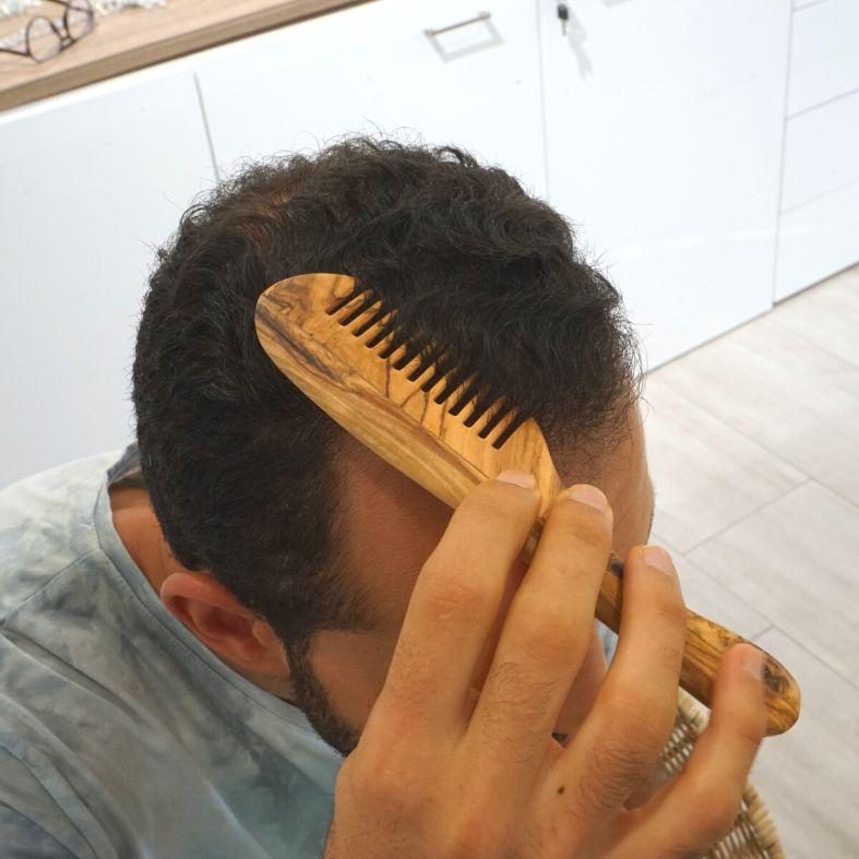 مشط بمقبض