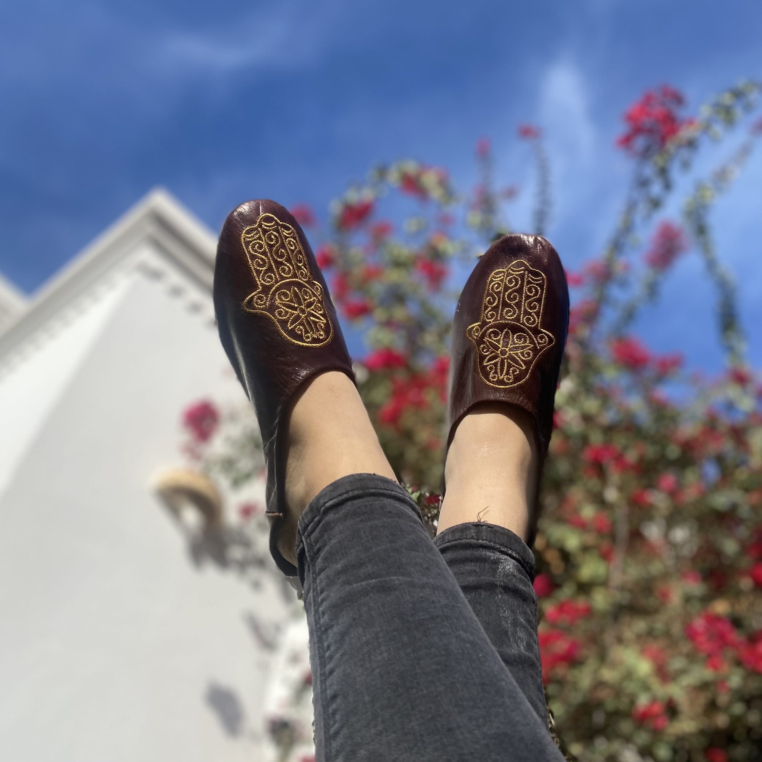 Babouche pour femmes brodée "Khmissa" en cuir véritable - artisanat Tunisien fait main | ILEYCOM