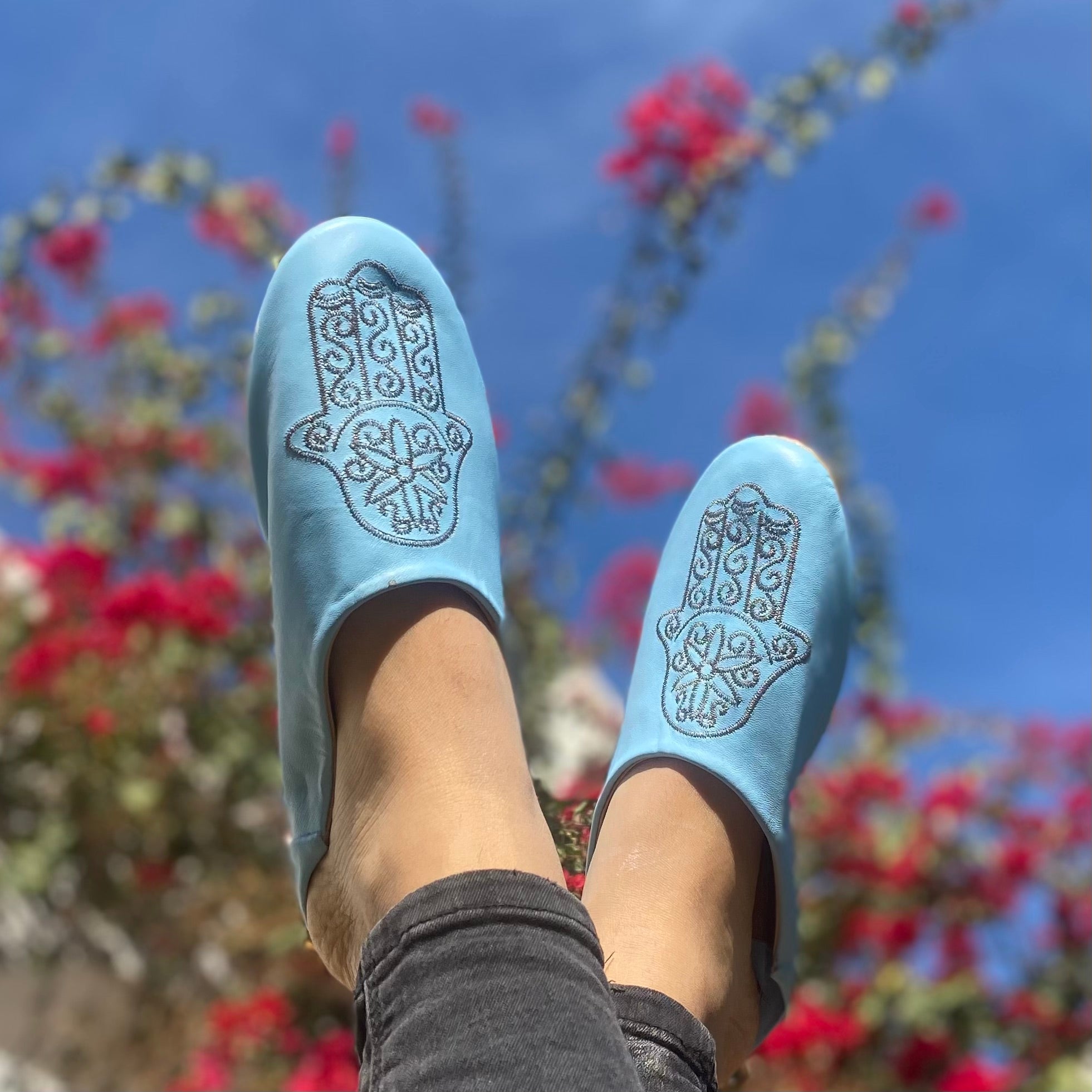 Babouche pour femmes brodée "Khmissa" en cuir véritable - artisanat Tunisien fait main | ILEYCOM