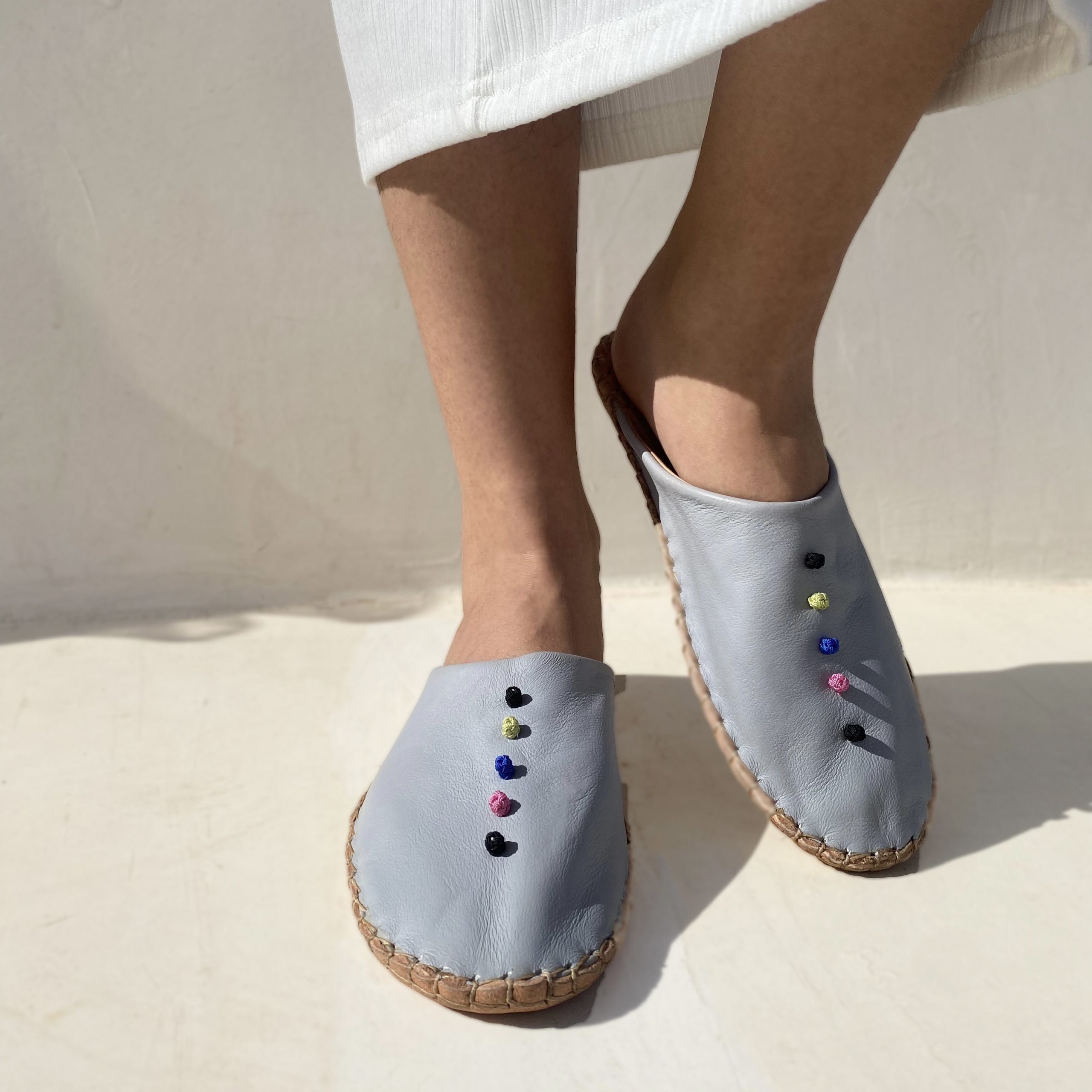 Babouches Maya entièrement fait à la main en cuir véritable - artisanat Tunisien fait main | ILEYCOM