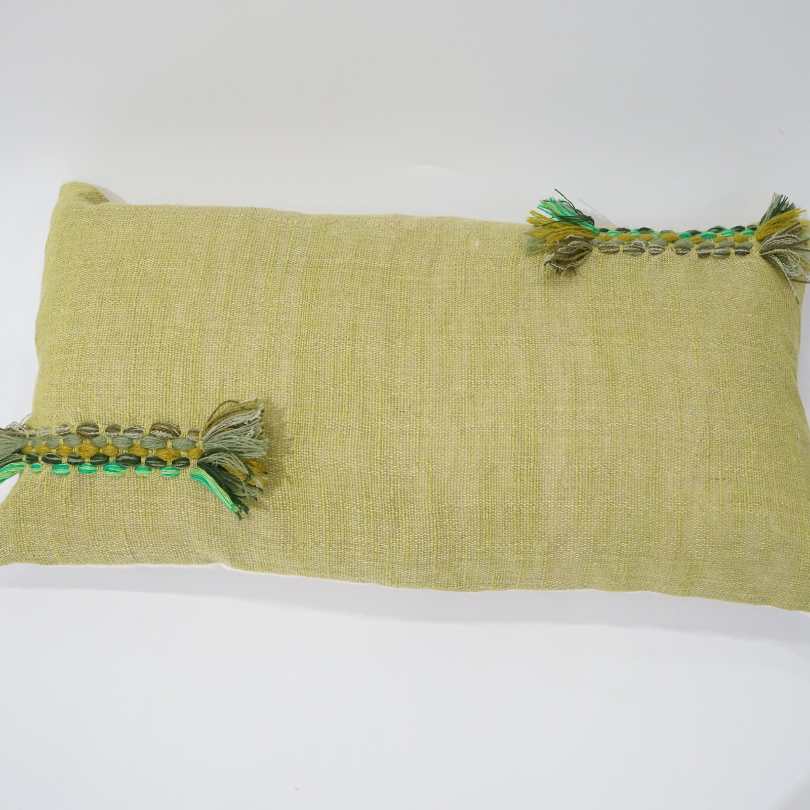 Coussin berbère, coussin hand made en Tunisie, coussin pistache motif en broderi - artisanat Tunisien fait main | ILEYCOM