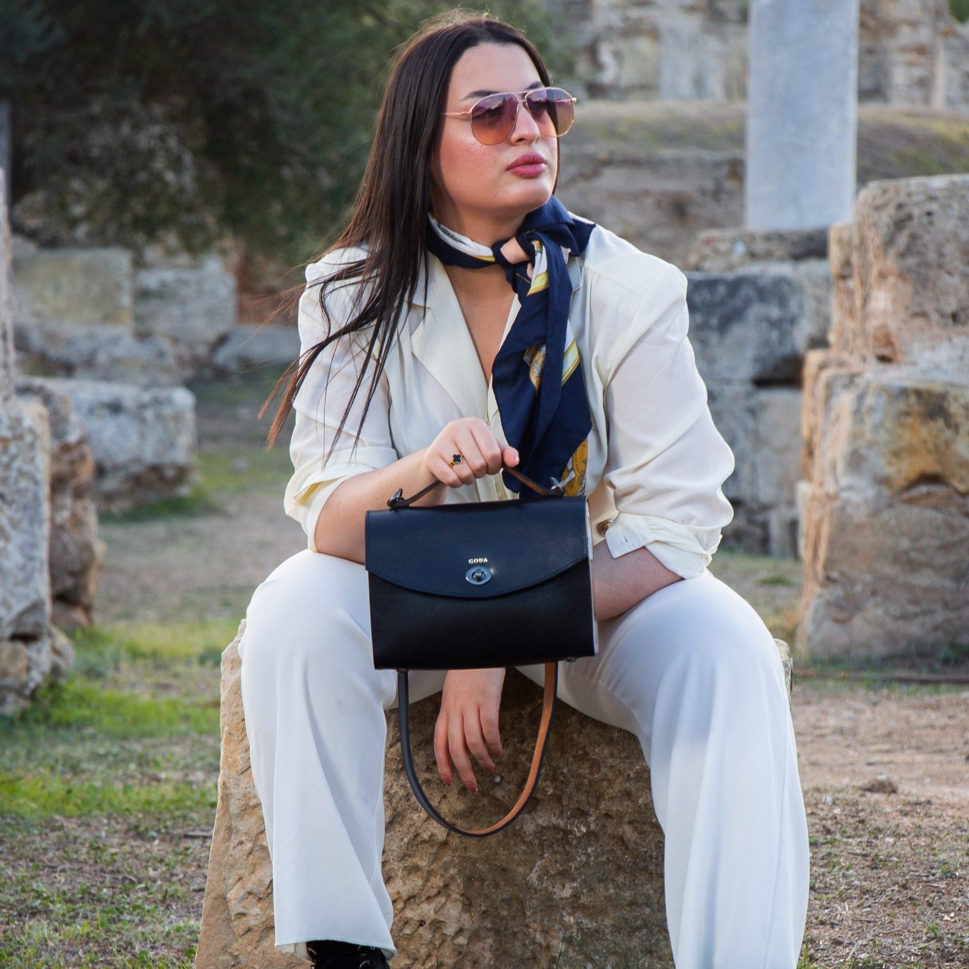 Sac à main noir en véritable cuir et bois d'acajou - artisanat Tunisien fait main | ILEYCOM