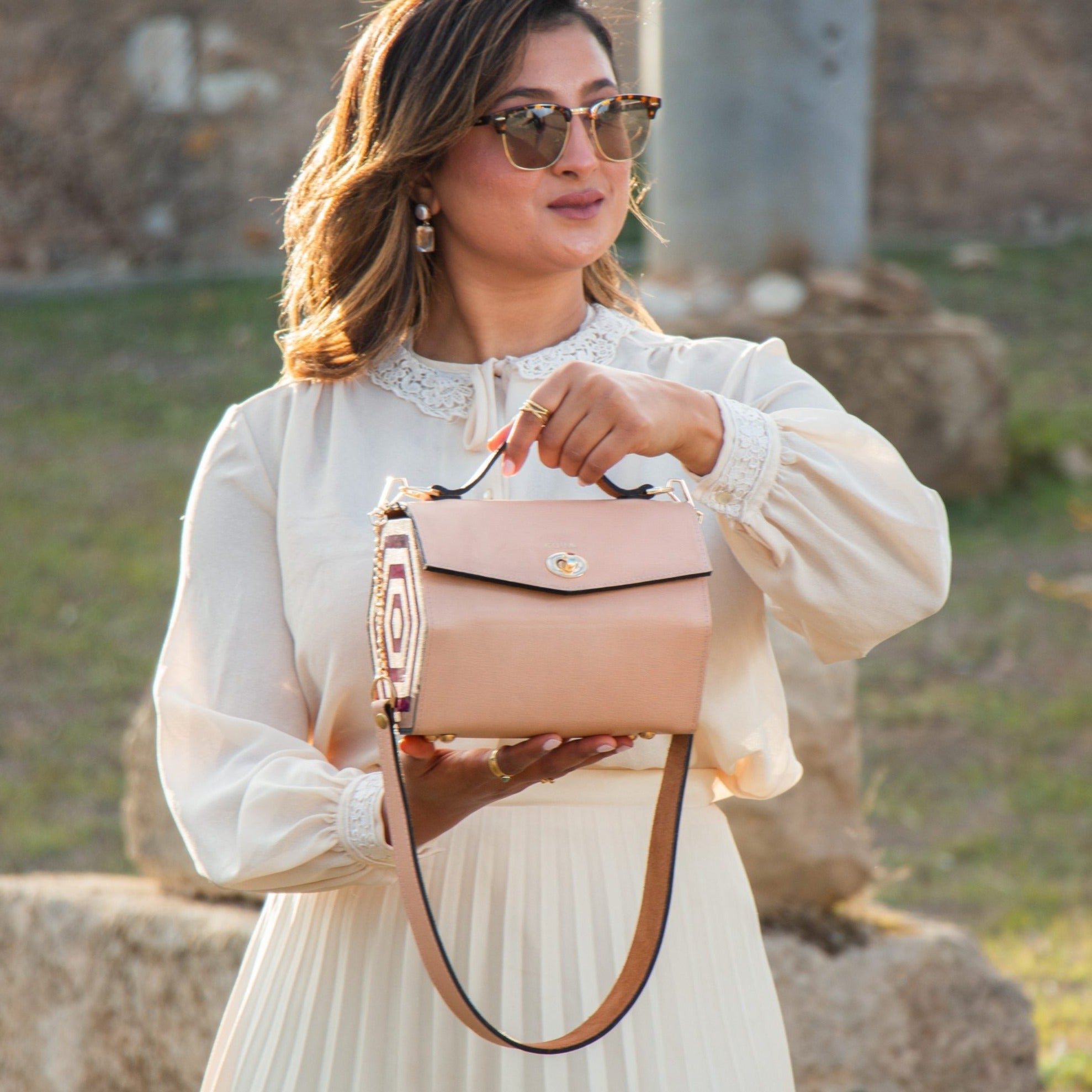 Sac à main rose faces hexagonales en véritable cuir et bois d'acajou - artisanat Tunisien fait main | ILEYCOM