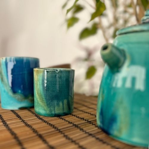 إبريق شاي سيراميك أزرق