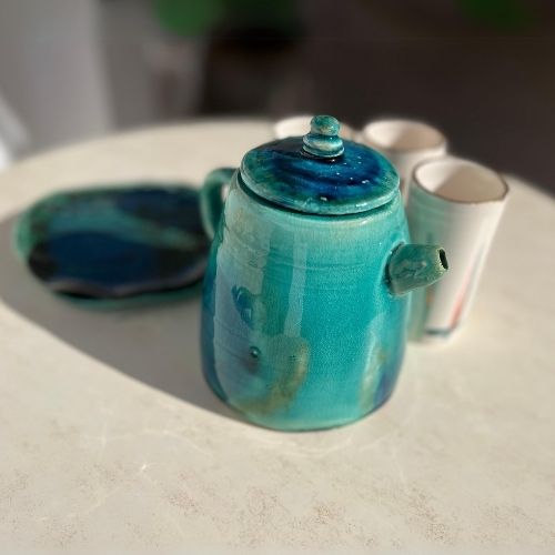 إبريق شاي سيراميك أزرق