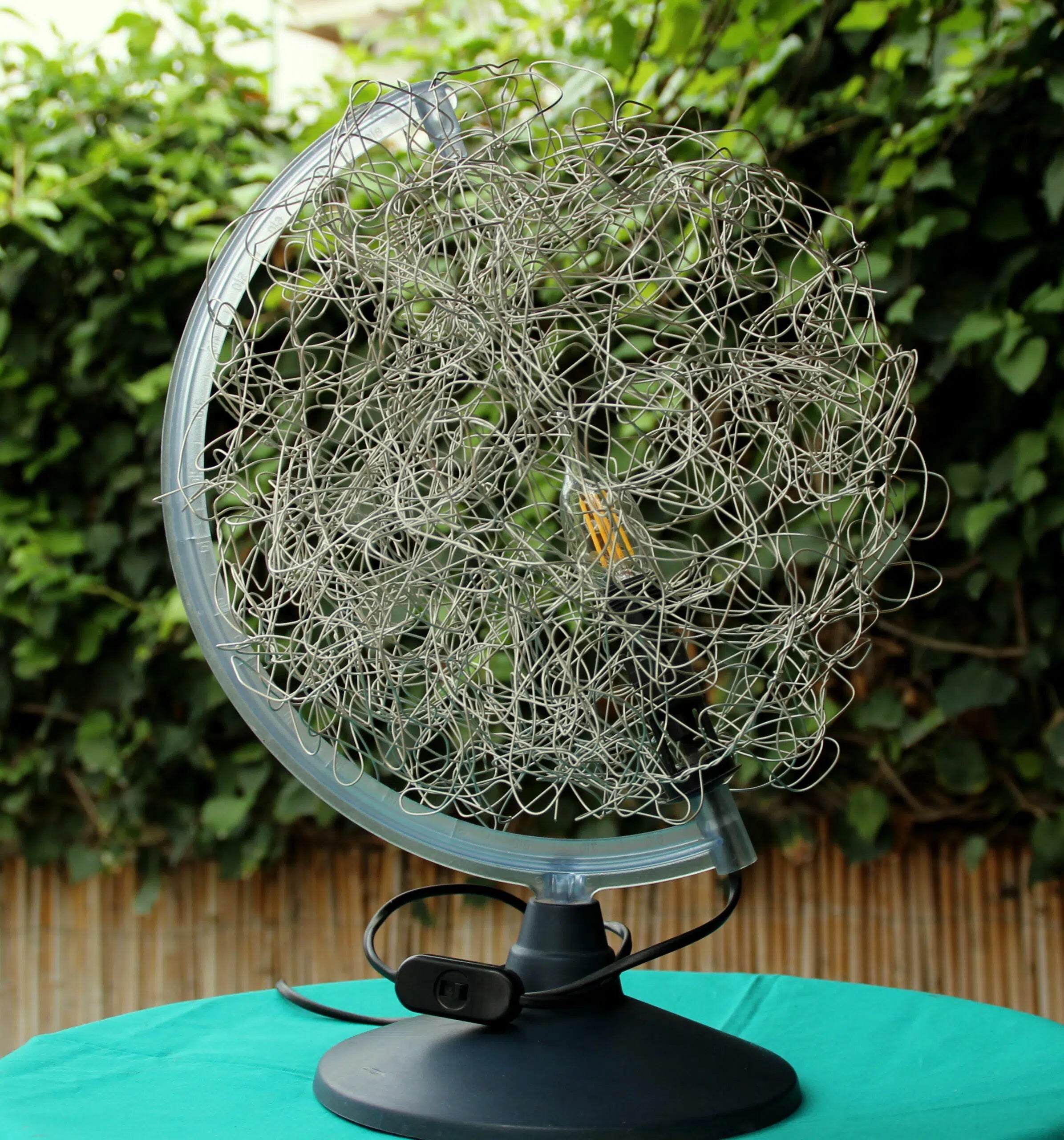 Luminaire décoratif globe : ambiance tamisée et design unique