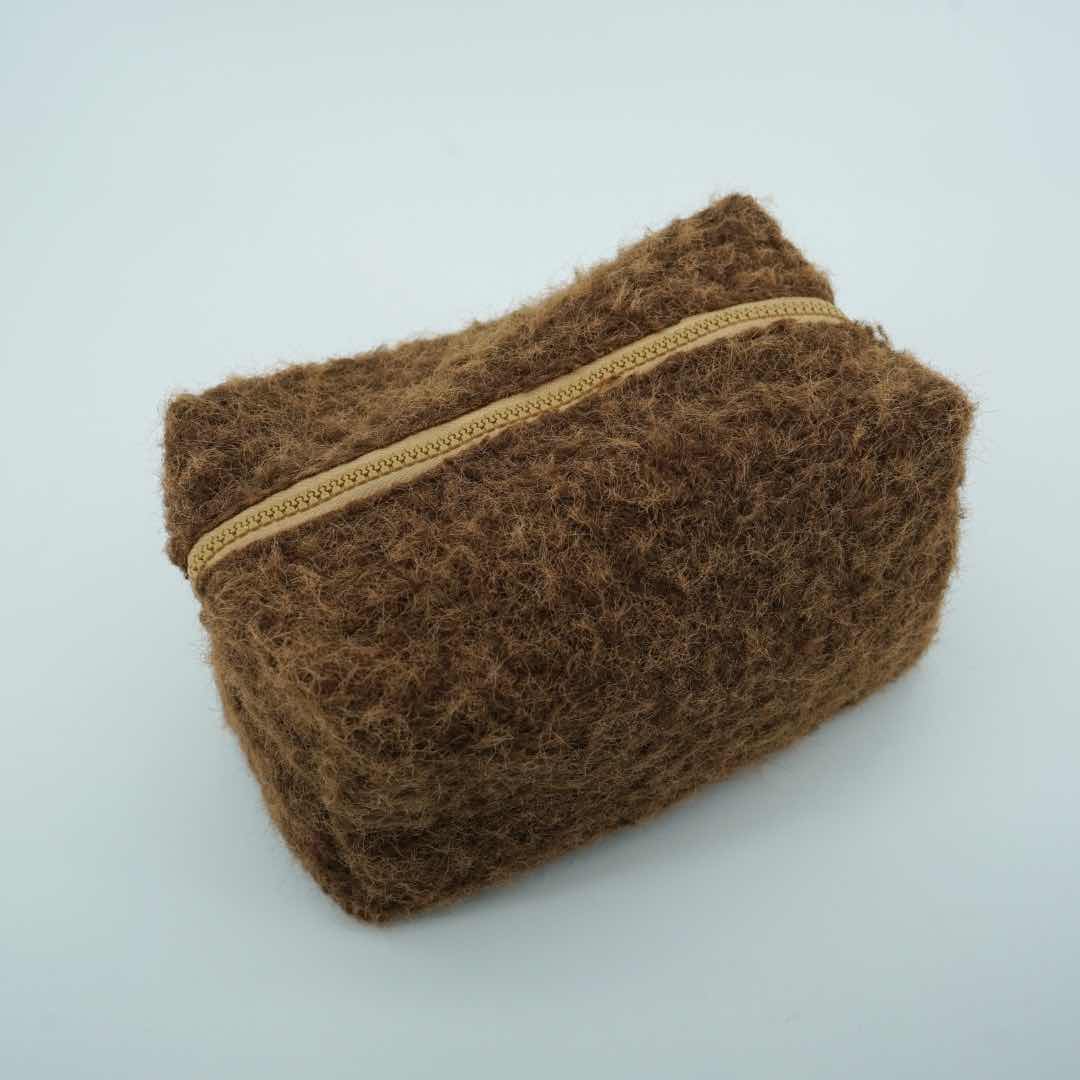 trousse maquillage marron élégante pour un rangement parfait