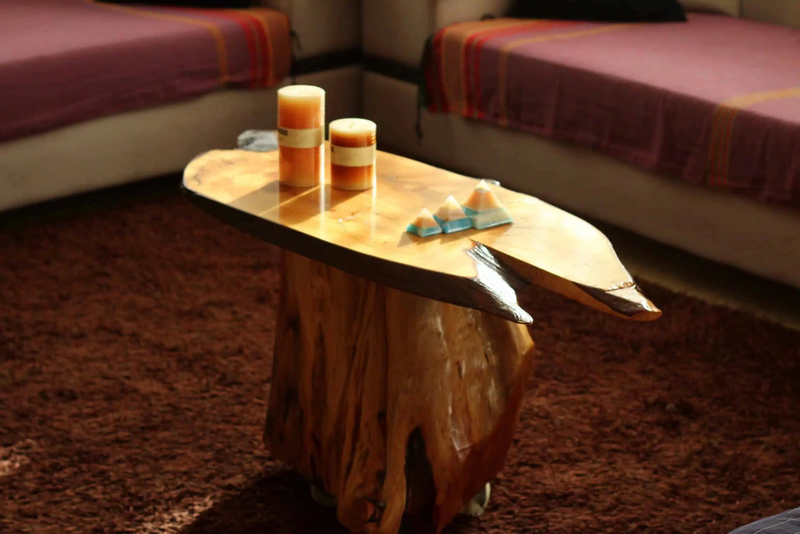 Table basse bois mobile en pin, élégance rustique garantie