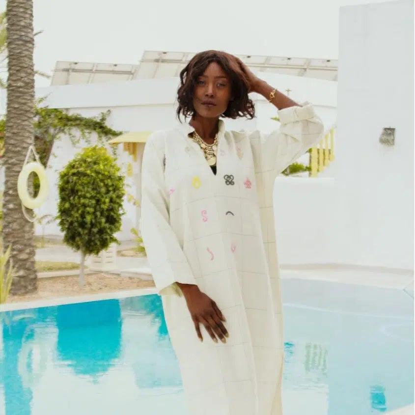Robe brodée Kadroun djerbien revisité chic et exclusif