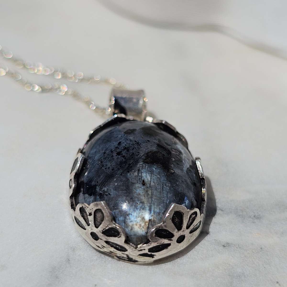 Collier labradorite en argent 925 une élégance unique à votre cou