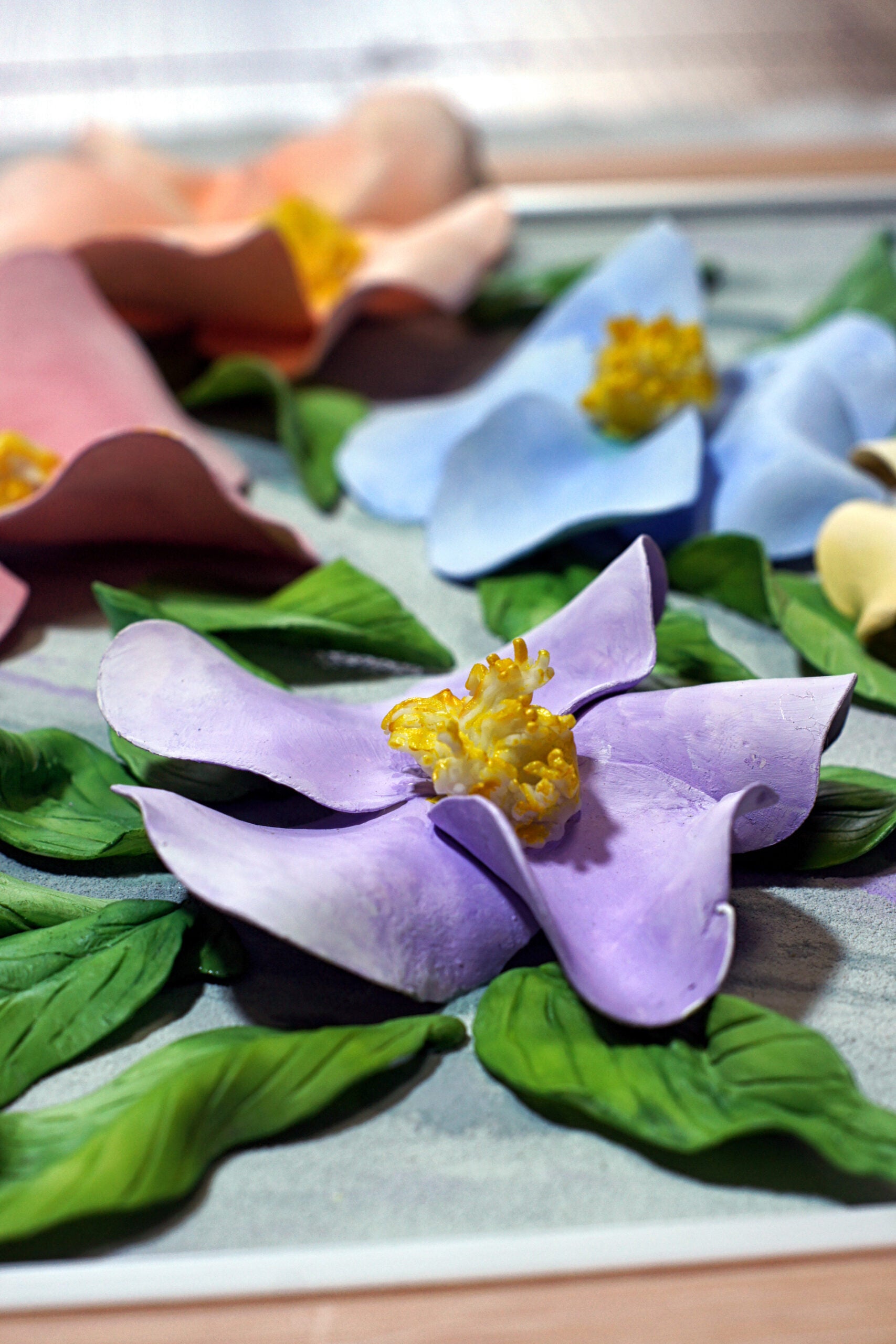 Fleurs 3D : L'Art Floral Sculpté pour Éclairer Votre Intérieur