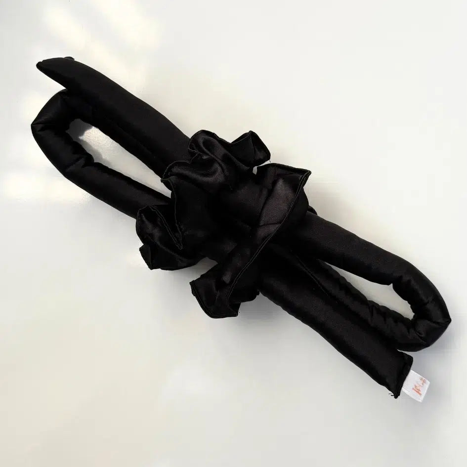 Ensemble Nuit Satin Noir & Blanc - Élégance et Confort Soins Cheveux