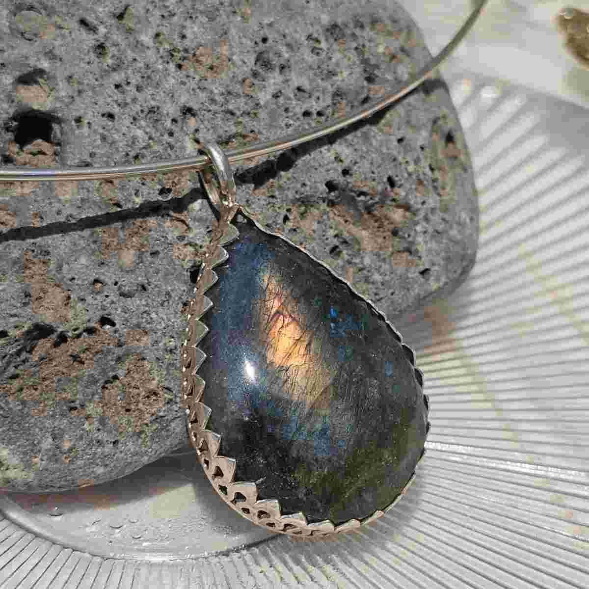 Collier labradorite en argent 925 pour une élégance unique
