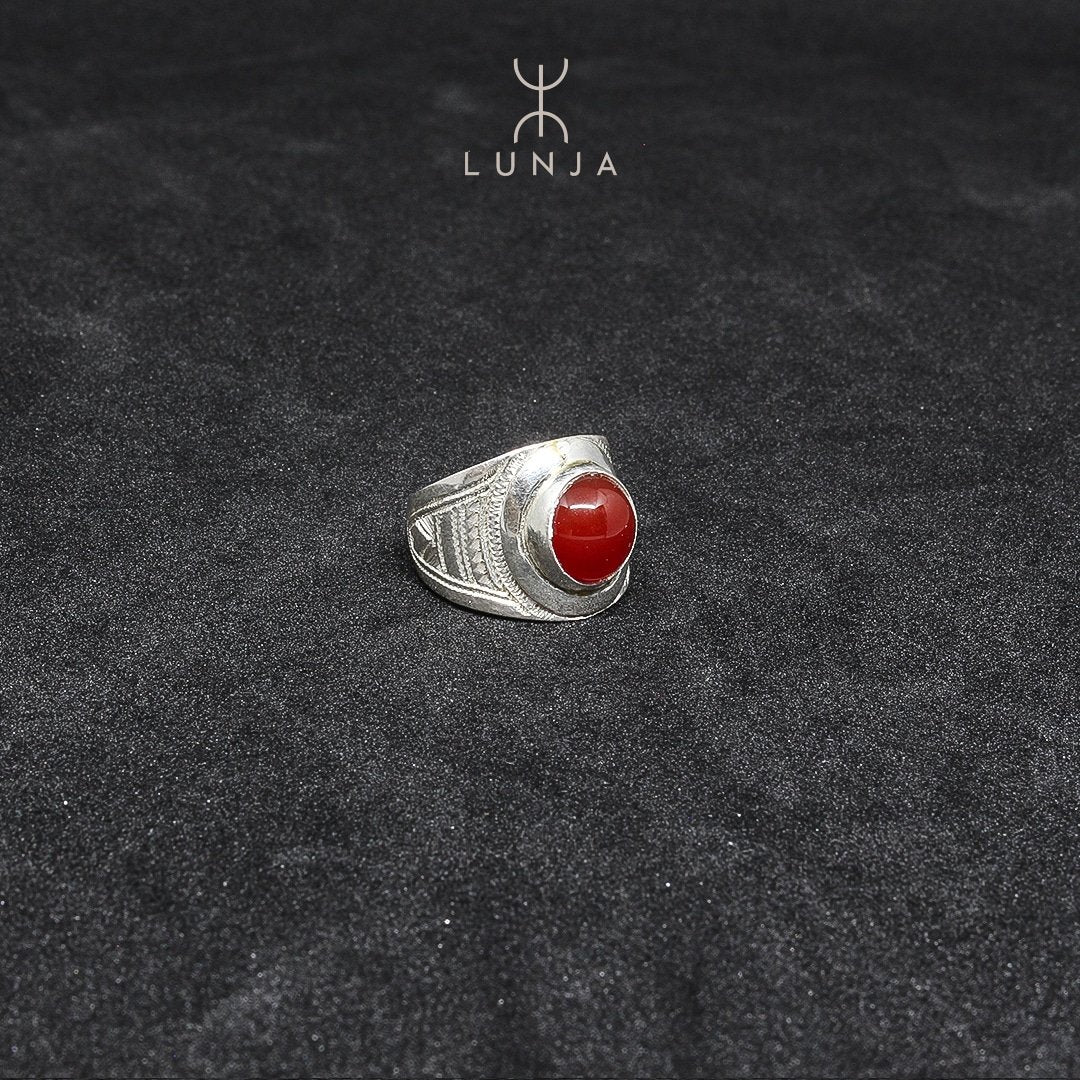 Bague en agate rouge sertie en argent massif (Taille 55/56)