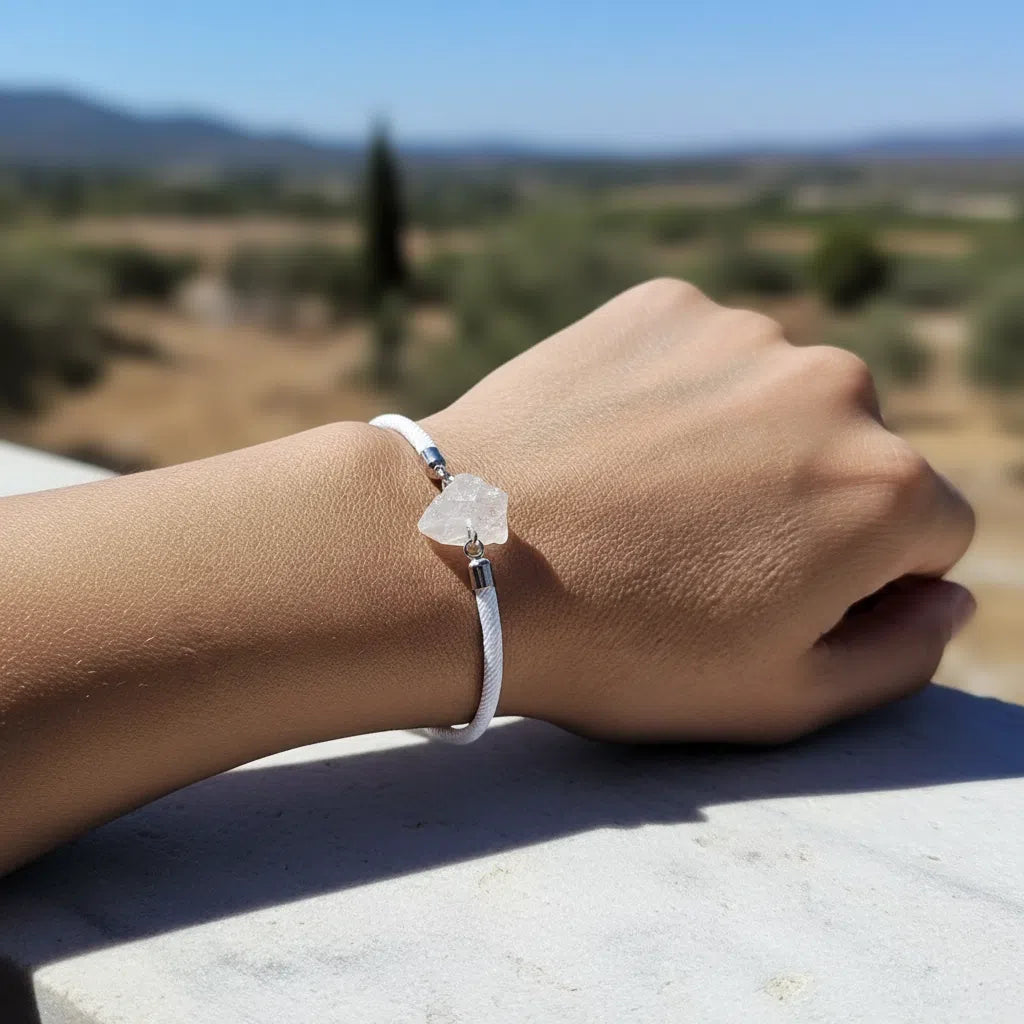 Bracelet Cordon Blanc Quartz Clair Brut - Éclat Énergétique Minimaliste