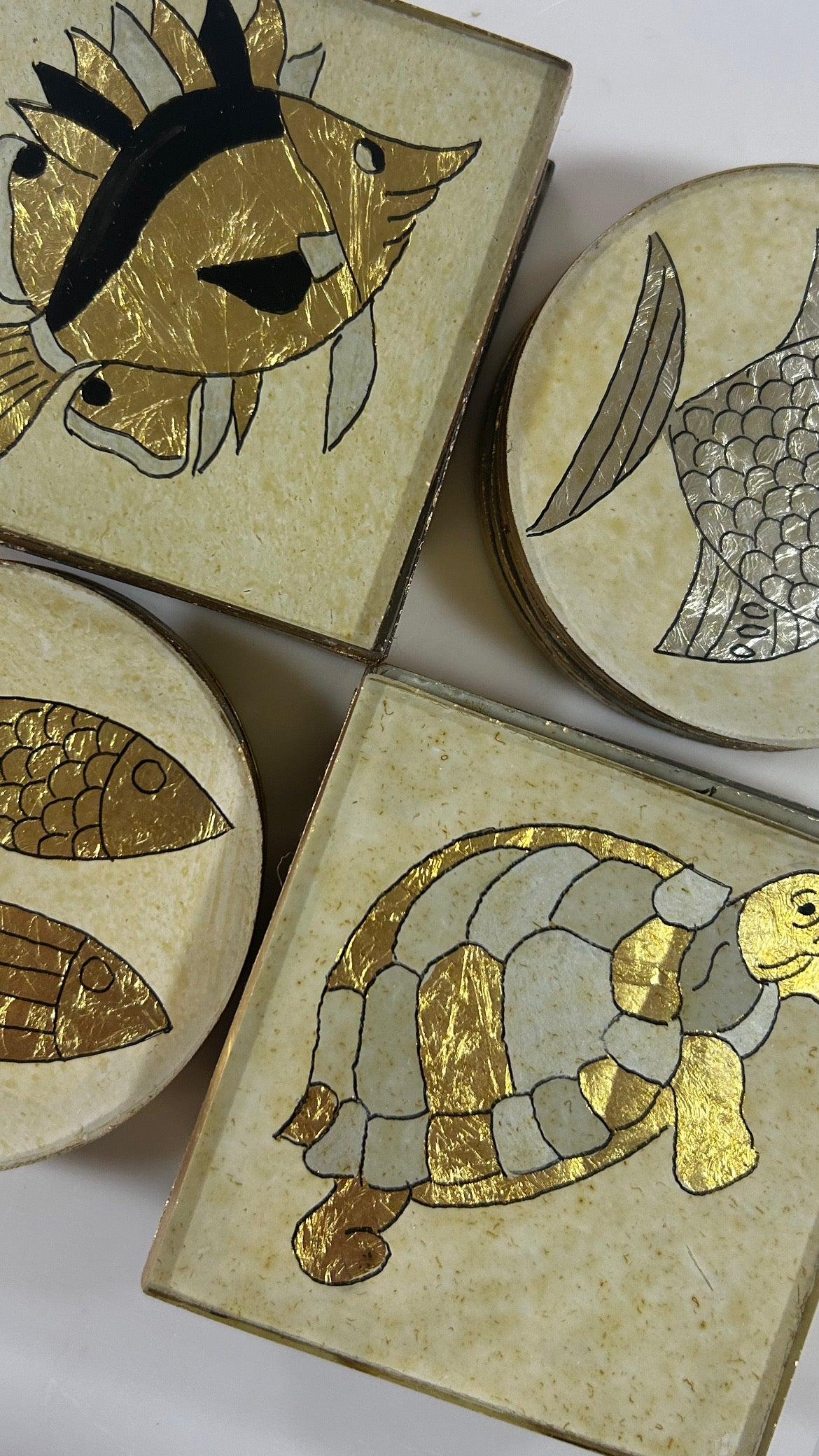 dessous de verre tortues en or et argent pour une table élégante