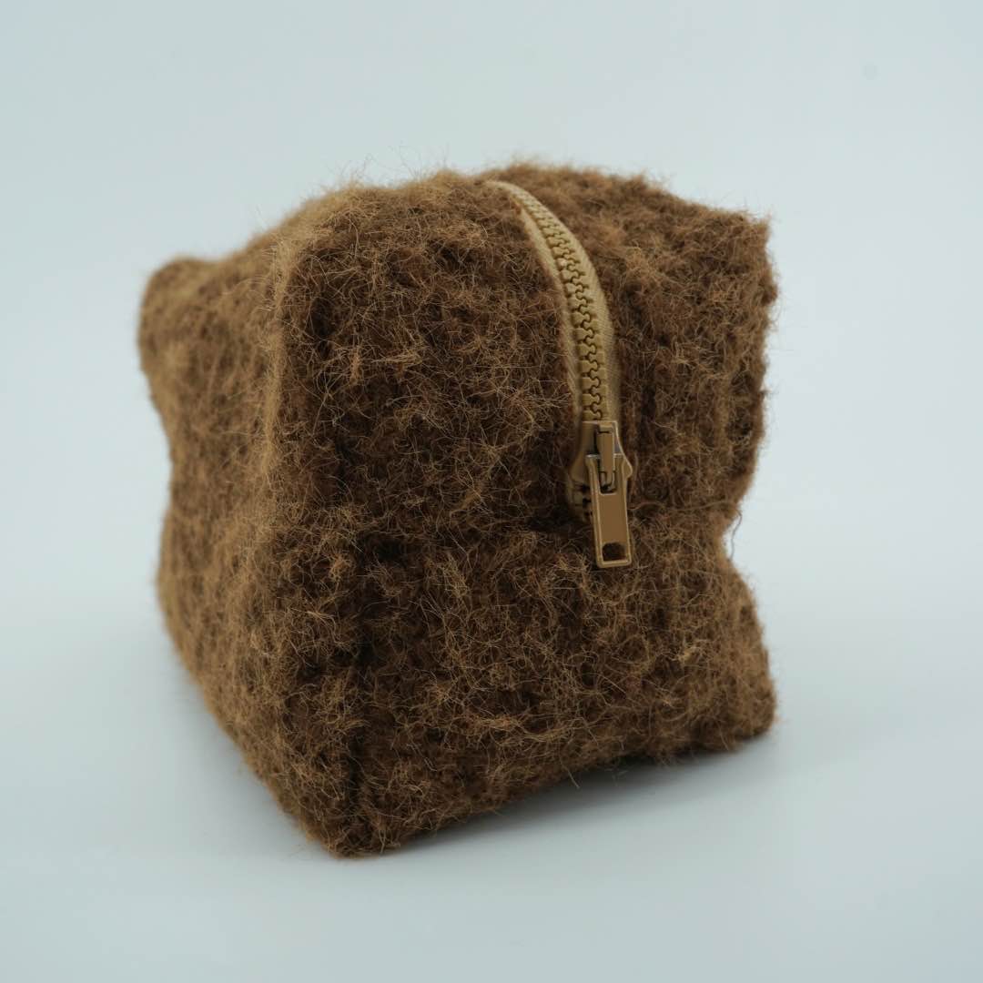 trousse maquillage marron élégante pour un rangement parfait