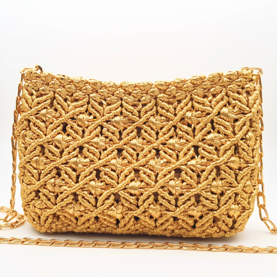 Sac losange macramé doré avec chaîne amovible