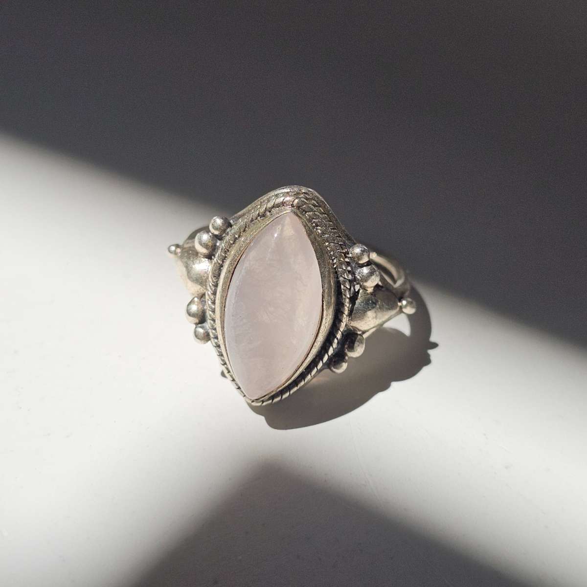 bague quartz rose en argent 925 élégance et douceur irrésistible
