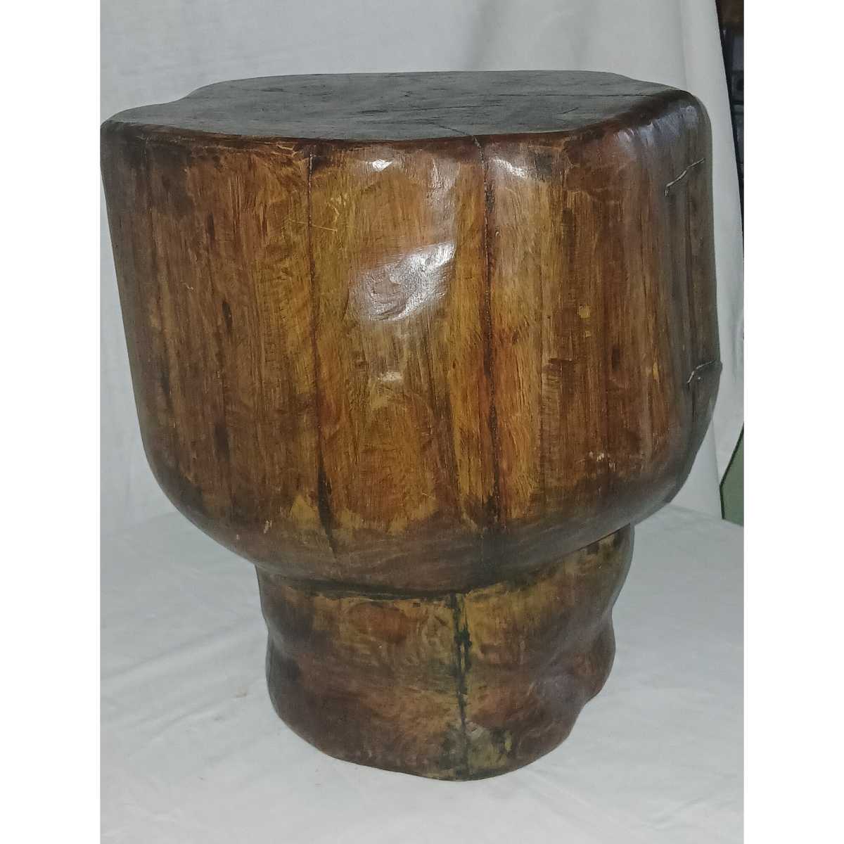 Tabouret en bois africain design unique pour votre intérieur